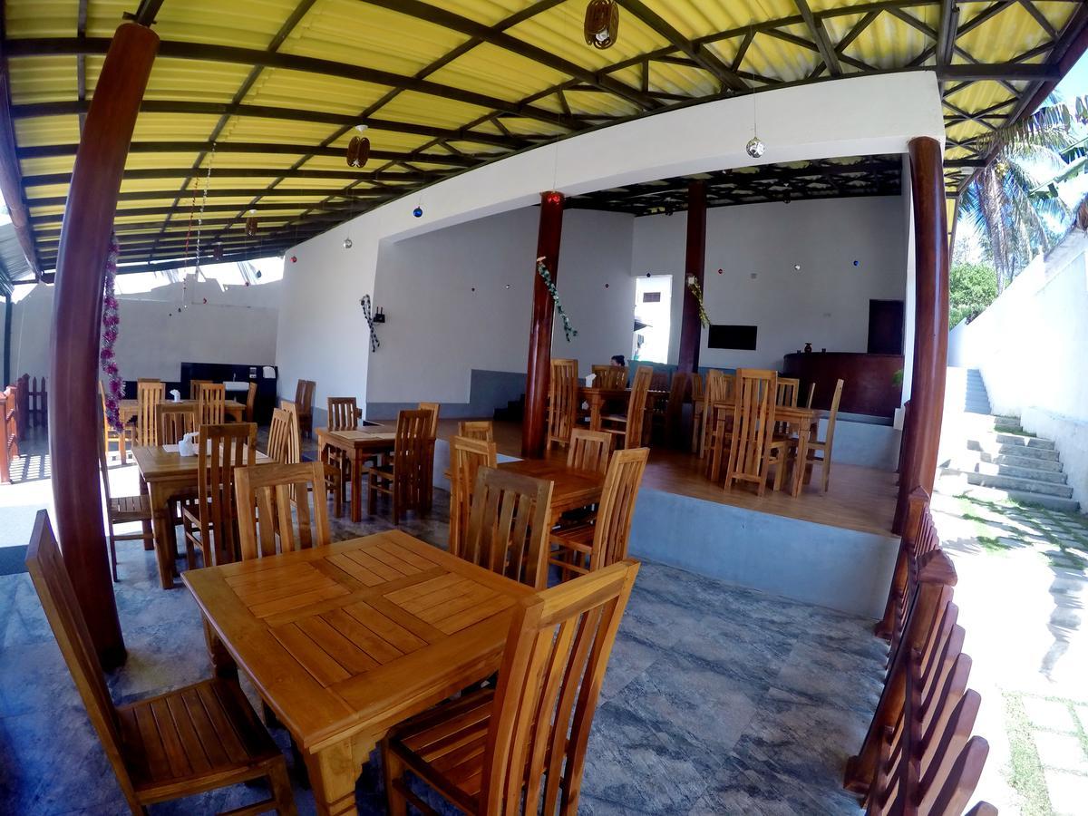 Ramon Beach Resort Ambalangoda  Buitenkant foto