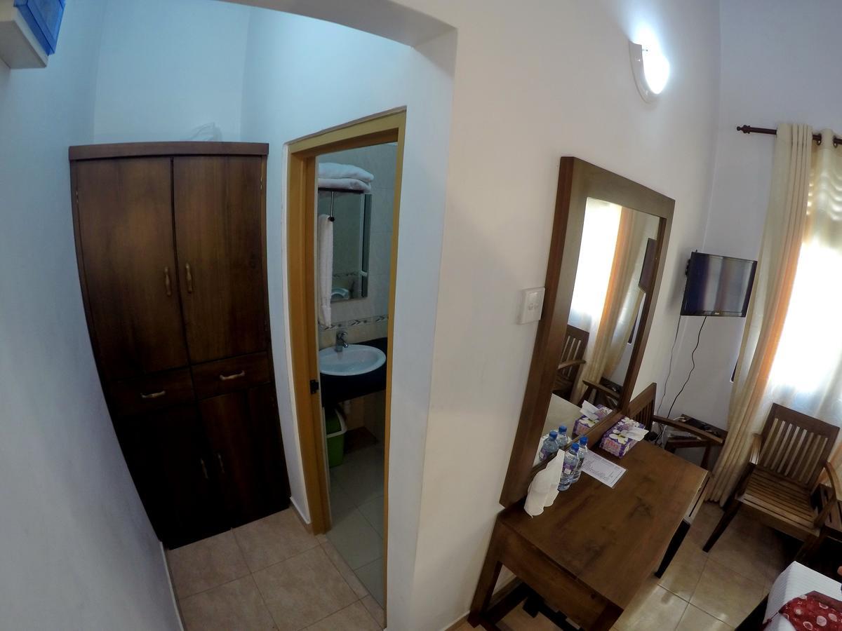 Ramon Beach Resort Ambalangoda  Buitenkant foto