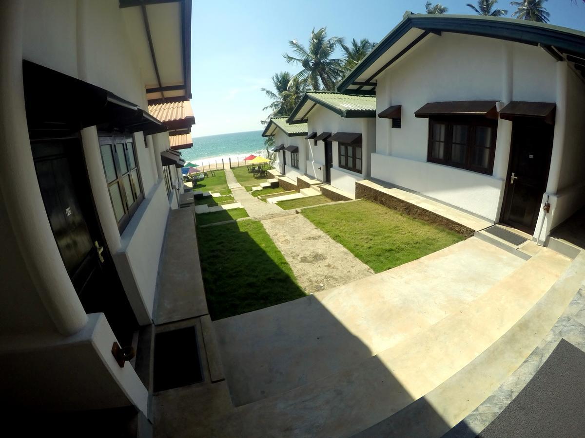 Ramon Beach Resort Ambalangoda  Buitenkant foto
