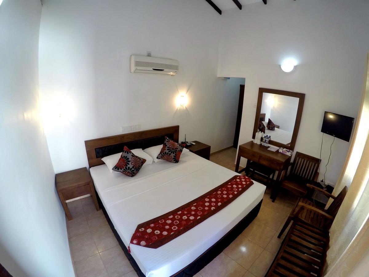 Ramon Beach Resort Ambalangoda  Buitenkant foto