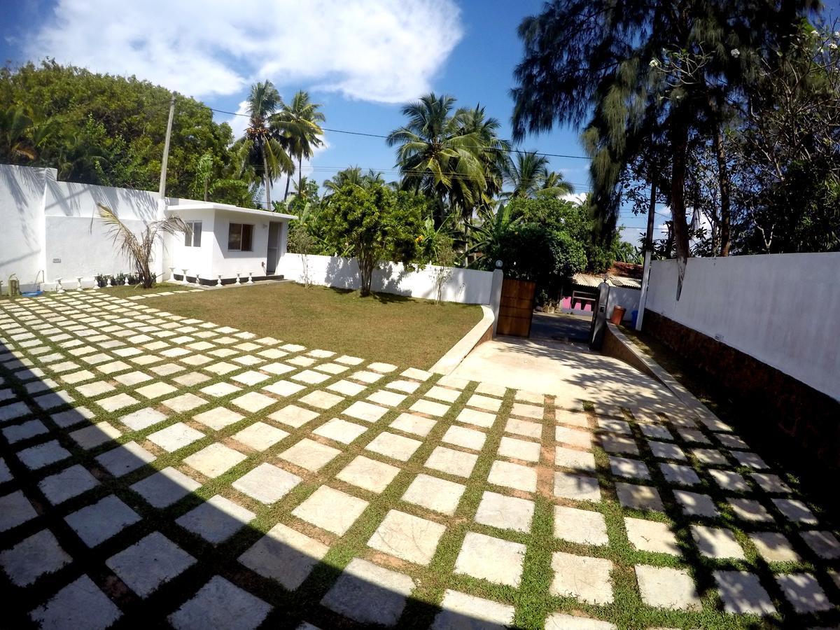 Ramon Beach Resort Ambalangoda  Buitenkant foto