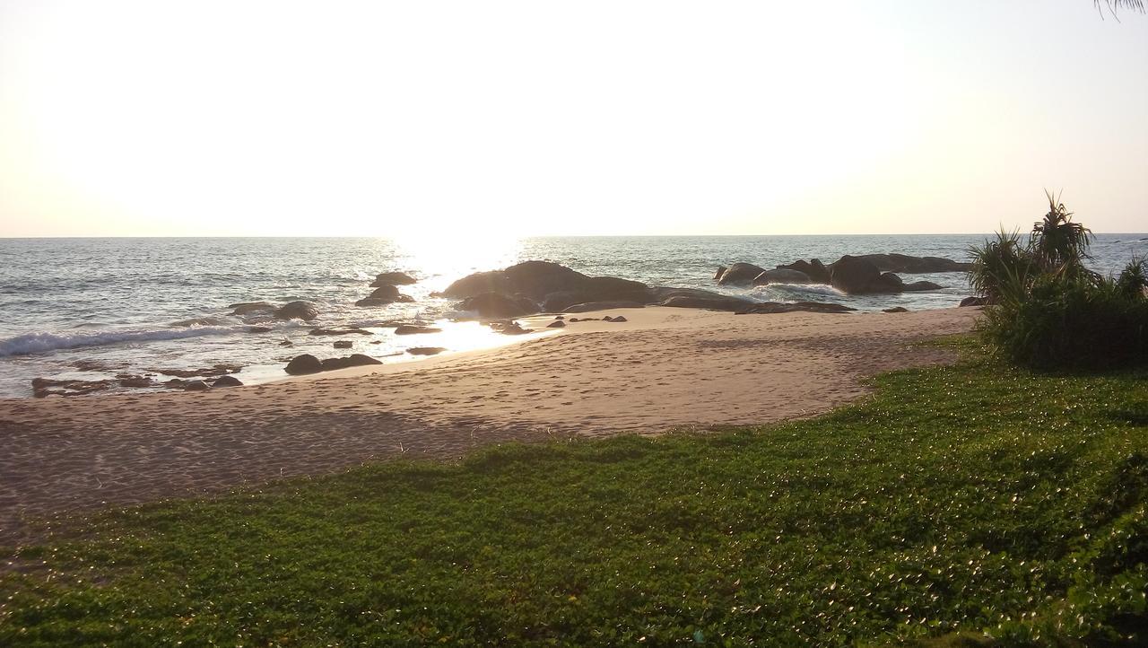 Ramon Beach Resort Ambalangoda  Buitenkant foto