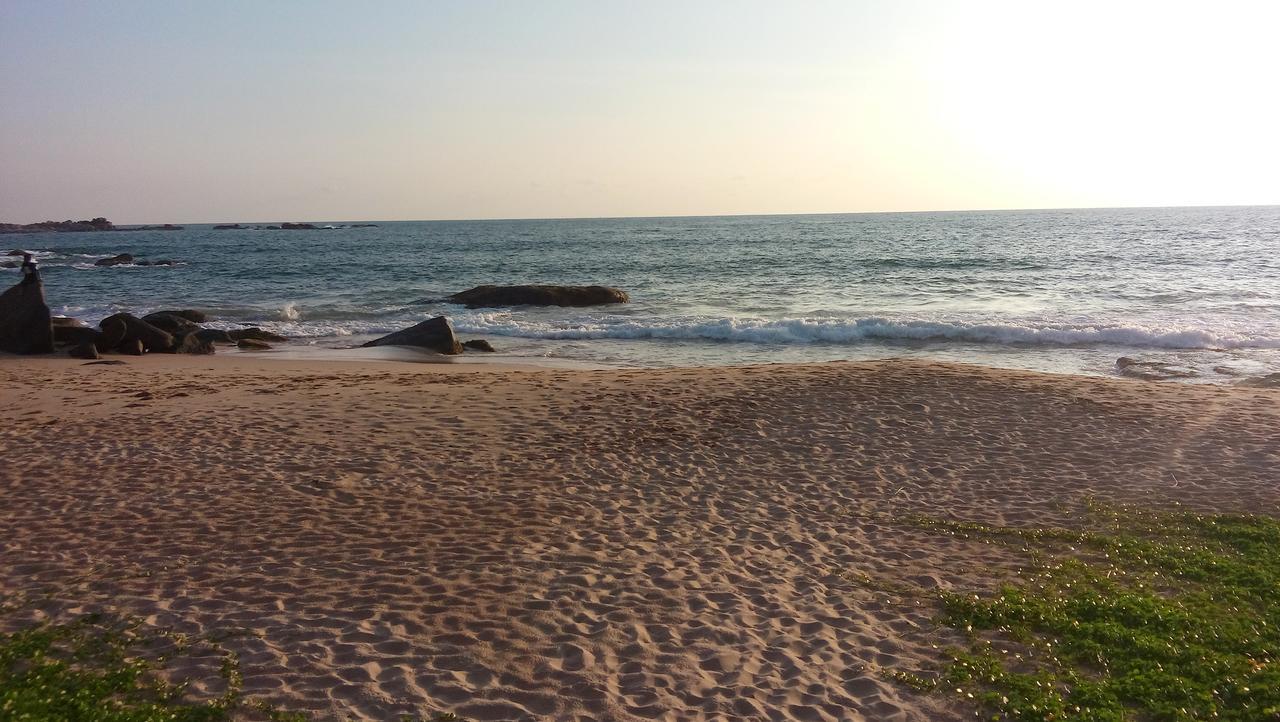 Ramon Beach Resort Ambalangoda  Buitenkant foto