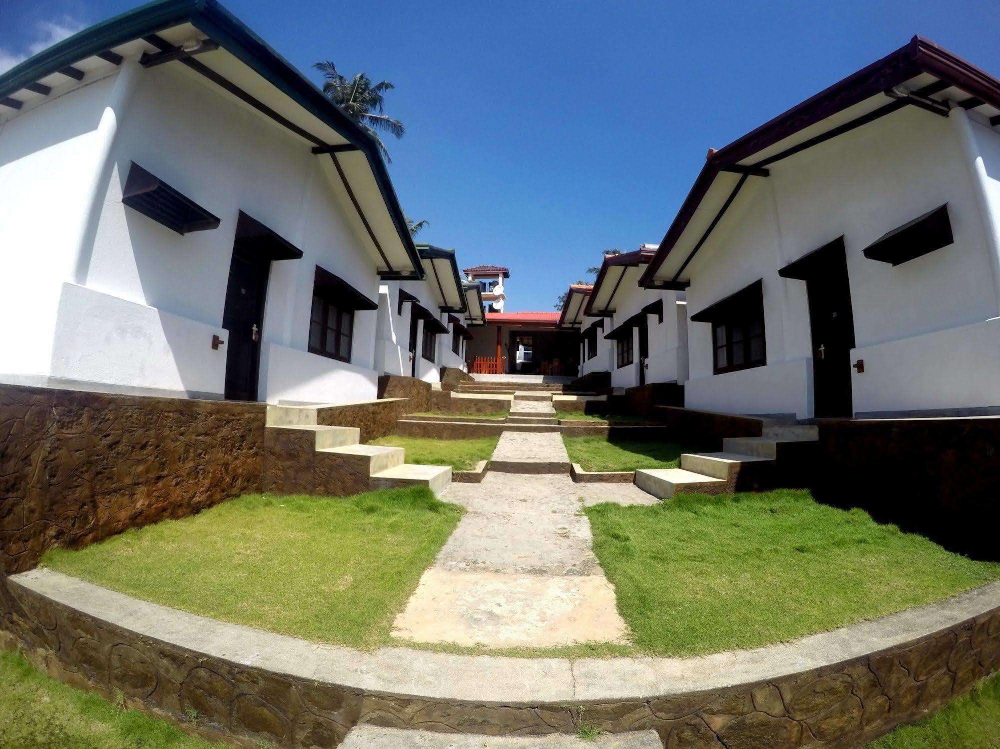 Ramon Beach Resort Ambalangoda  Buitenkant foto