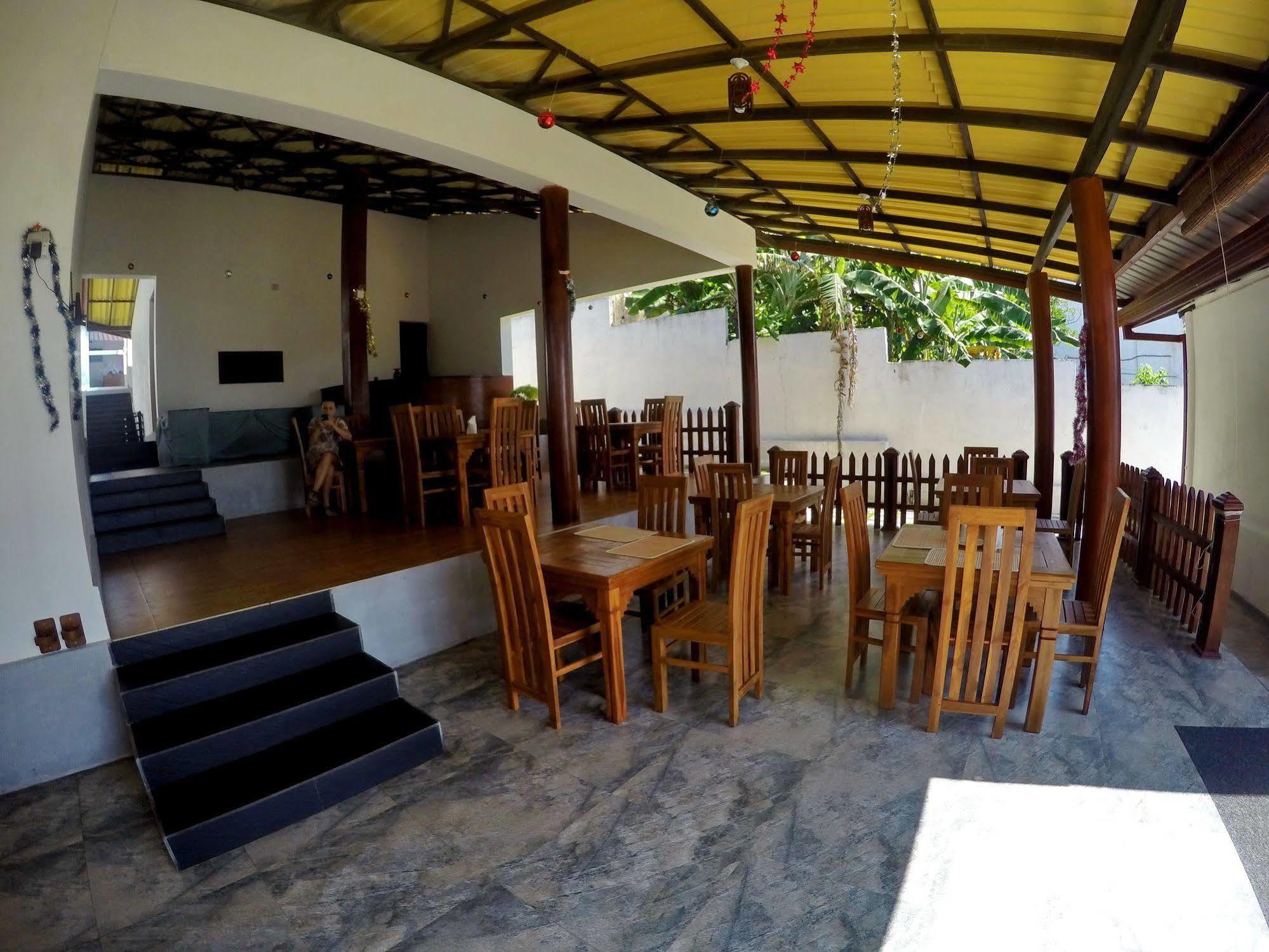 Ramon Beach Resort Ambalangoda  Buitenkant foto