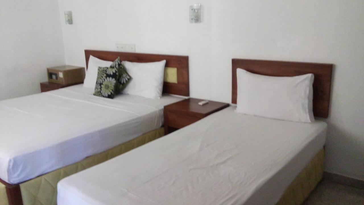 Ramon Beach Resort Ambalangoda  Buitenkant foto