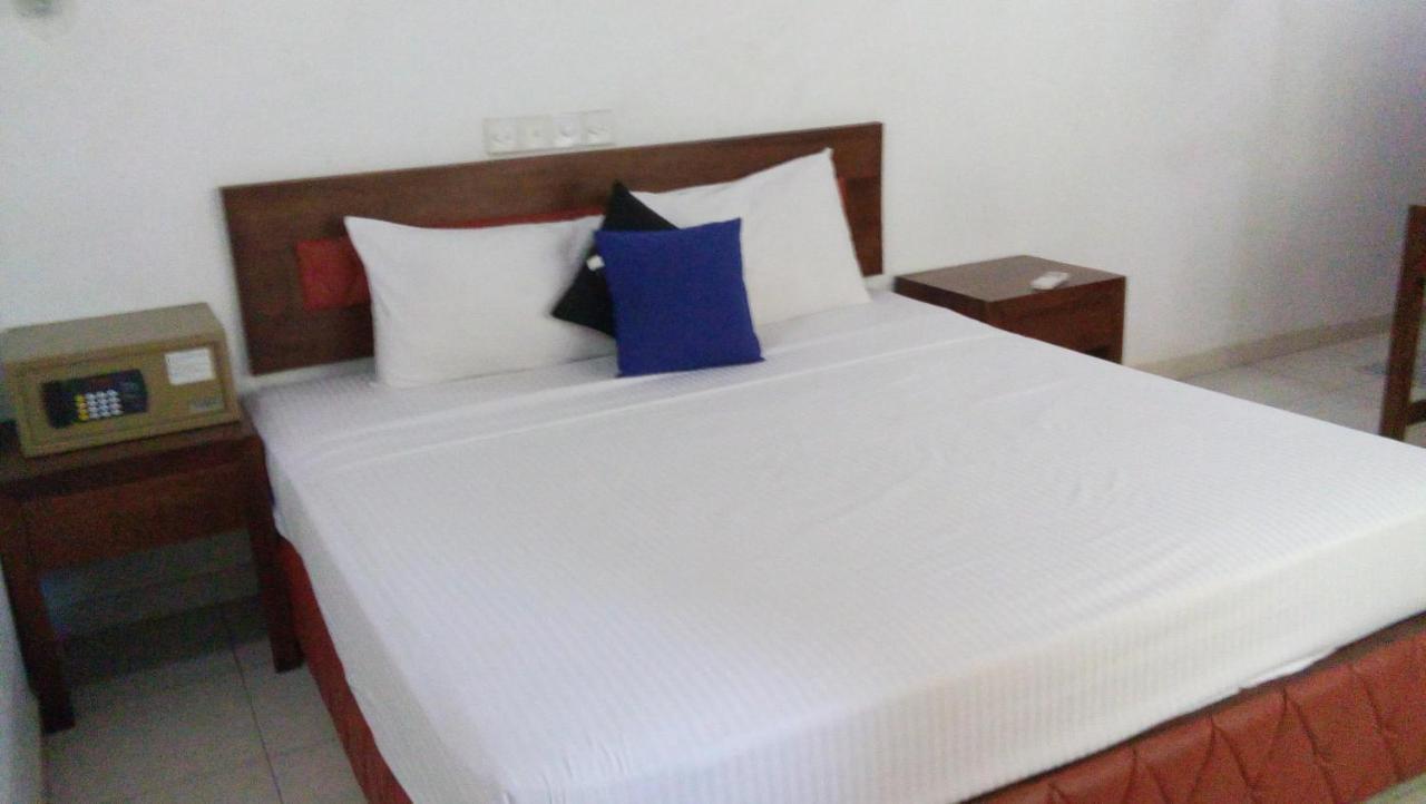 Ramon Beach Resort Ambalangoda  Buitenkant foto